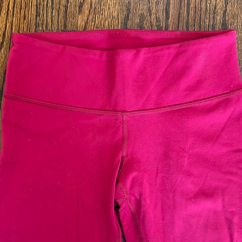 🍋Lululemon Wunder Under Crop (High Rise)! - Picture 9 of 13